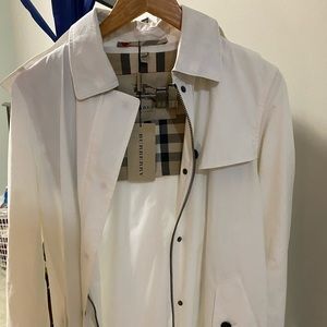 BRAND NEW BURBERRY HOODED WHITE JACKET. UNWORN WITH TAGS. SIZE 12 US